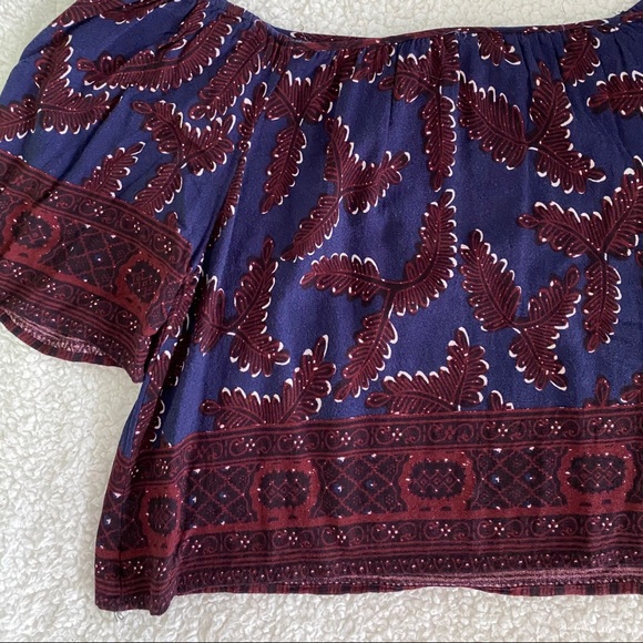 Forever 21 Patterned Off the Shoulder Top - Picture 3 of 4